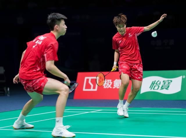 1744555661171031308.jpg (体育)(4)羽毛球——亚锦赛:冯彦哲_黄东萍无缘混双四强XxjpseC007140_20250411_PEPFN0A001.jpg