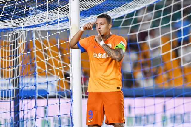 开云官网-克雷桑双响助泰山止跌 本赛季已5次攻破南通球门