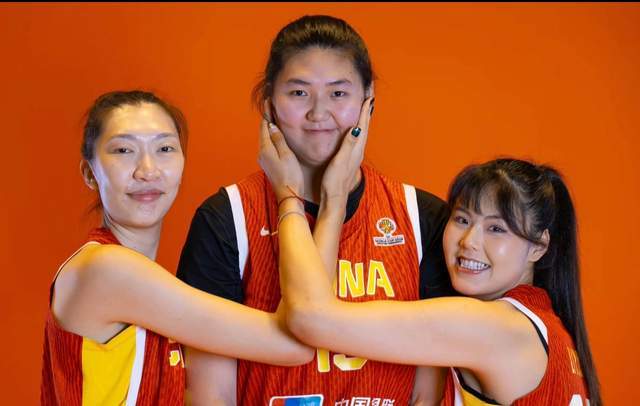 开云官网-中国女篮今夜首发5人出炉！韩旭+杨舒予、陈明伶、罗欣棫、张曼曼